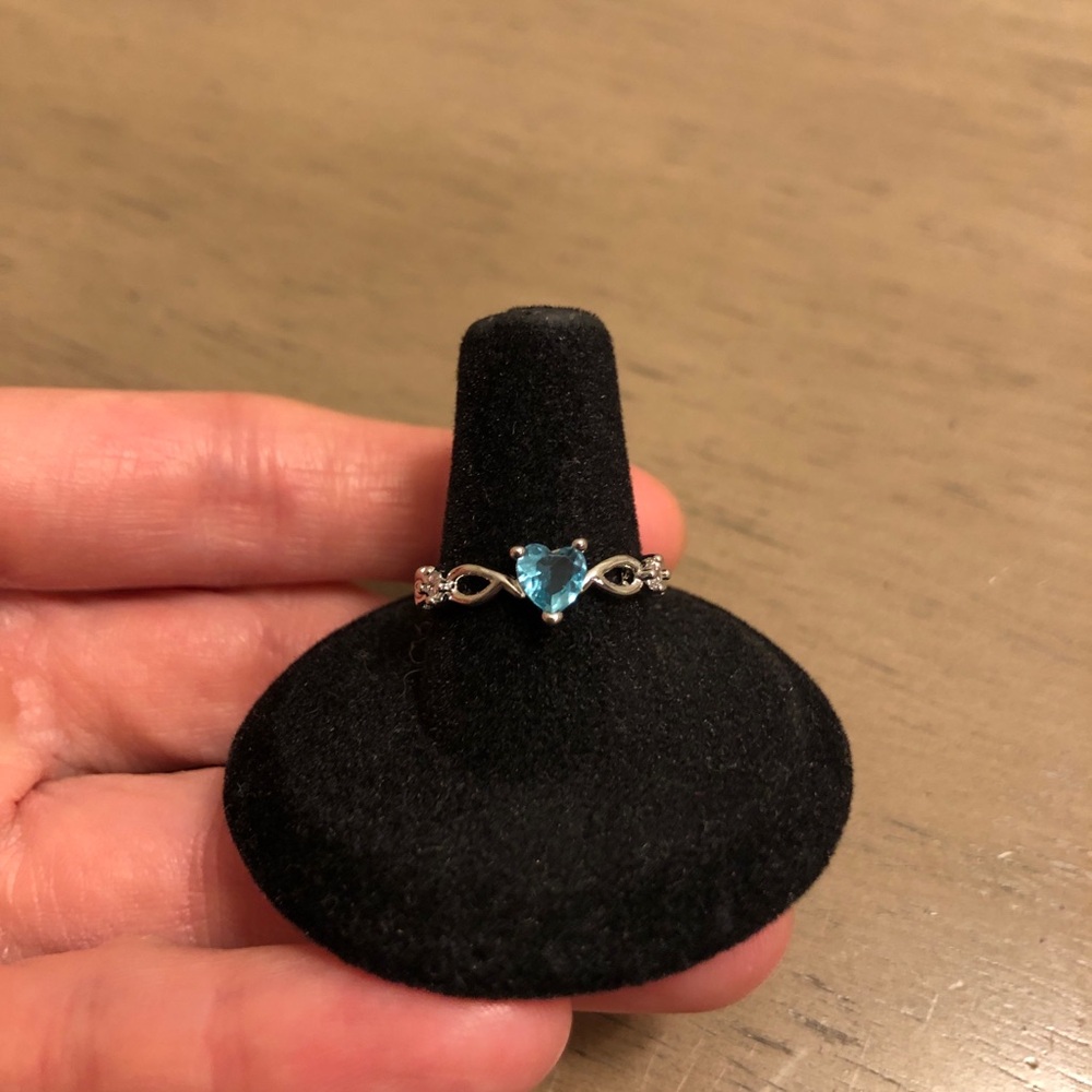Elegant Silver Tone and Blue Faux Gemstone Heart Ring